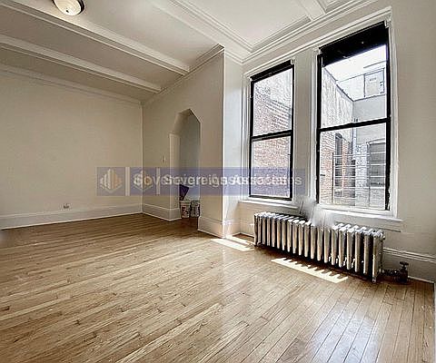 2nd image of 2 Pinehurst Ave APT 6E