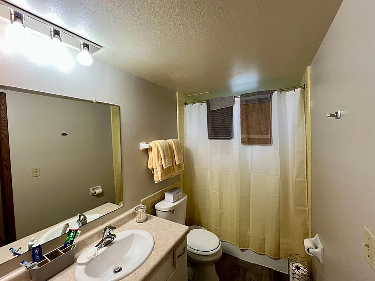 N114W15556 Sylvan Cir — Photo 12