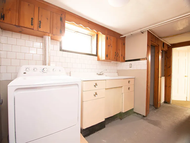48 Oak Square Ave #1 — Photo 27