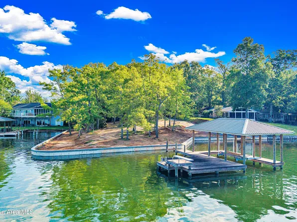 133 & 141 S Holiday Dr, Dadeville, AL 36853