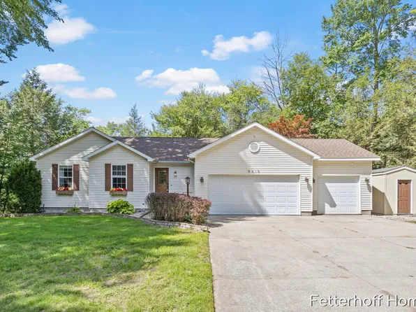 6615 Beech Creek Dr, Fruitport, MI 49415