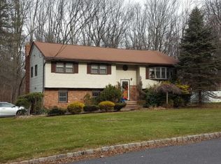 37 Dogwood Trl, Randolph, NJ 07869