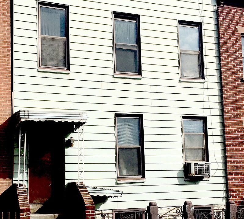 1st image of 37 Garnet St