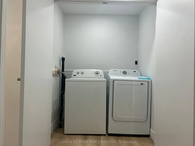 1262 Nathaniel Cres #BASEMENT — Photo 5