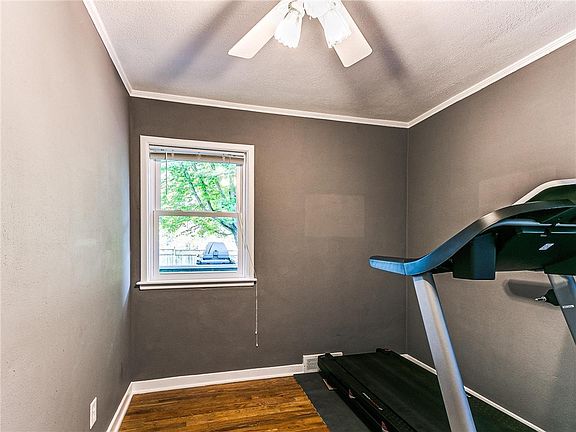 2nd image of 1404 Roosevelt Ave