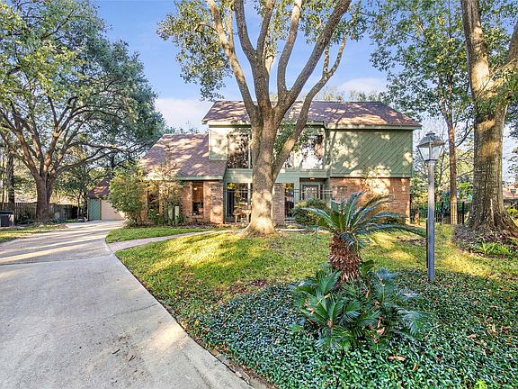 3rd image of 8211 Arrow Cove Ct