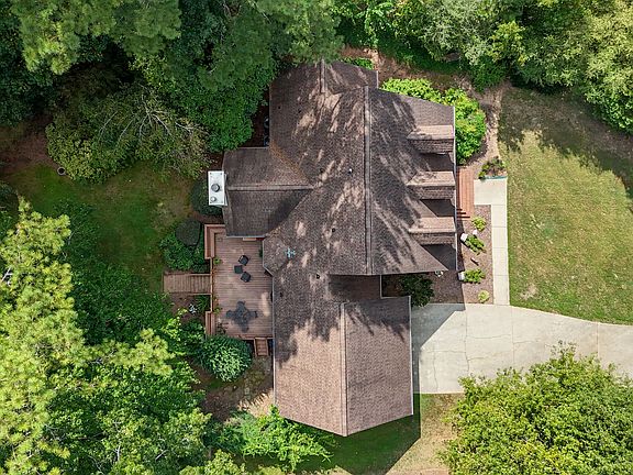 5th image of 25 Northcrest Dr
