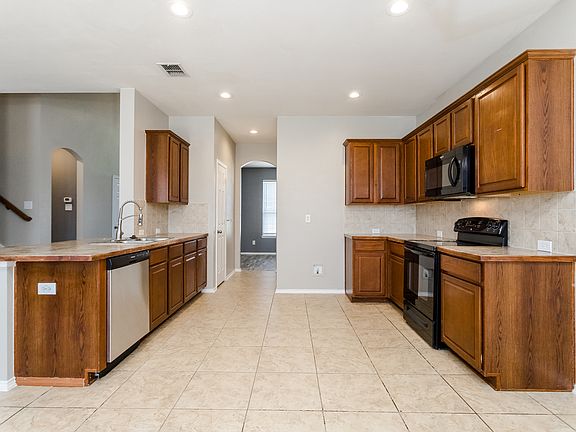 4th image of 203 Arabian Rd