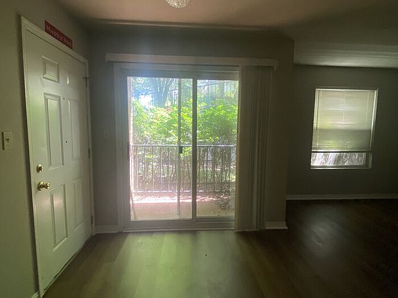 5th image of 350 Lakeland Dr #12
