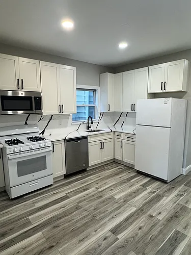 40 E 15th St #1 Photo 1