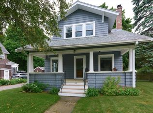 33 Riverside Pl, Walpole, MA 02081