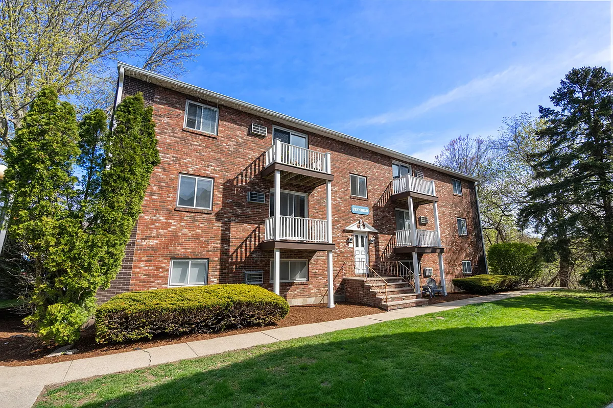 Building Photo - 1801 Ocean St #S24