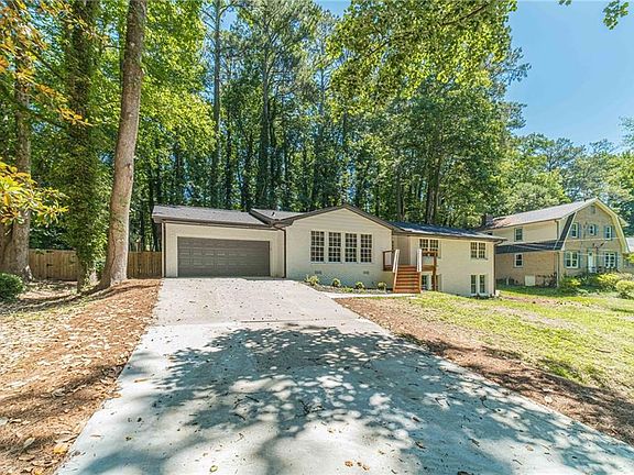 2nd image of 664 Hickory Ridge Rd SW