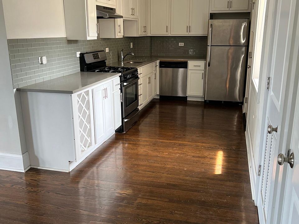 1st image of 2209 W Foster Ave #1B