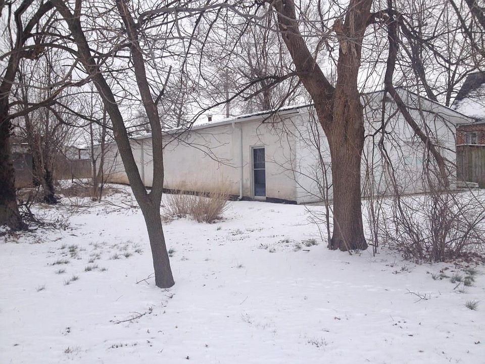 2nd image of 420 S Hickory St
