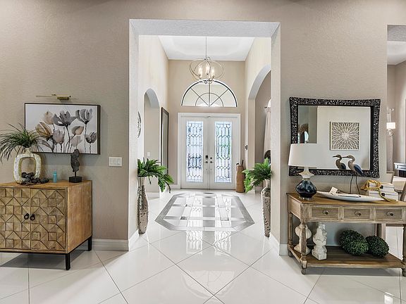 5th image of 3200 SW English Garden Drive