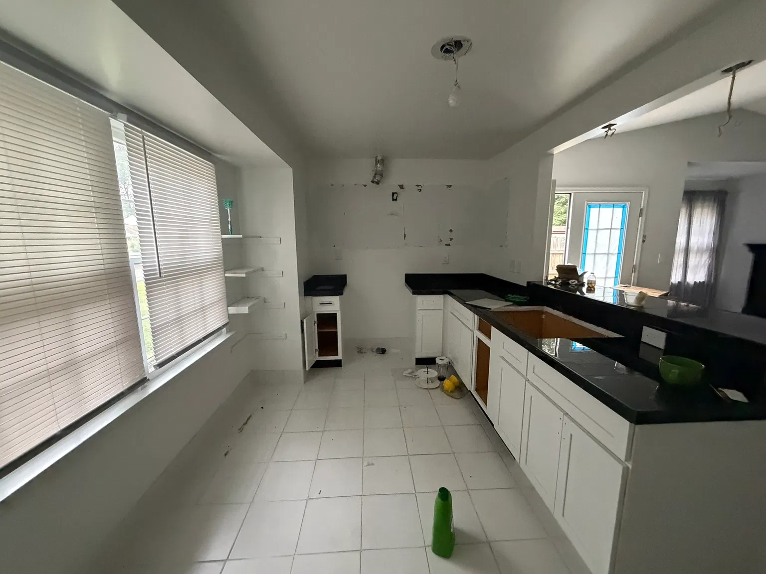 3 bed, 1704 sqft, $2,595 — Photo 1