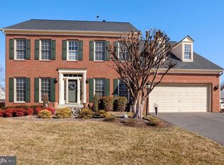 14032 Rose Lodge Pl, Chantilly, VA 20151