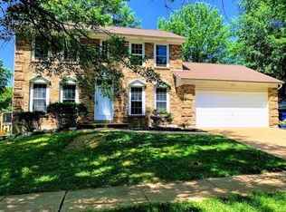 6821 China Lake Dr, Saint Louis, MO 63129