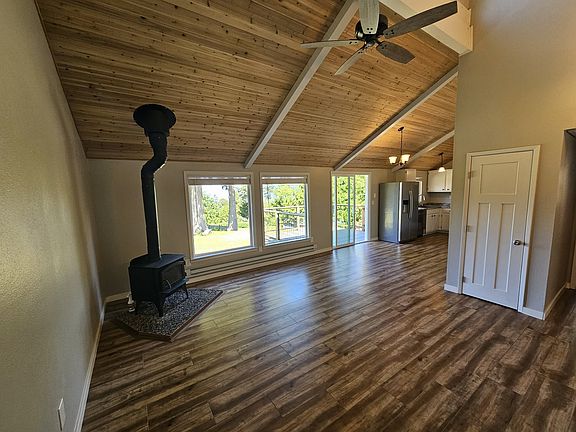 2nd image of 2422 McGregor Dr SE