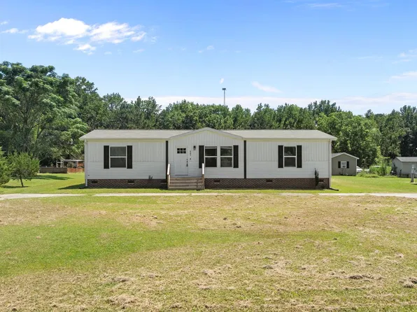 141 Pioneer Ct, Lillington, NC 27546