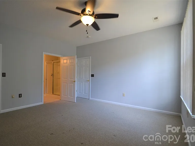 8035 Sultana Cir — Photo 17