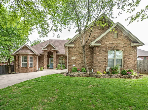 516 N Brandy Station Dr, Fayetteville, AR 72704