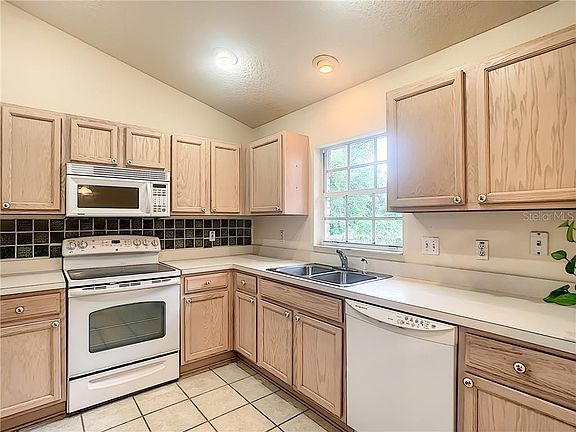 4th image of 2729 Bluestone Dr