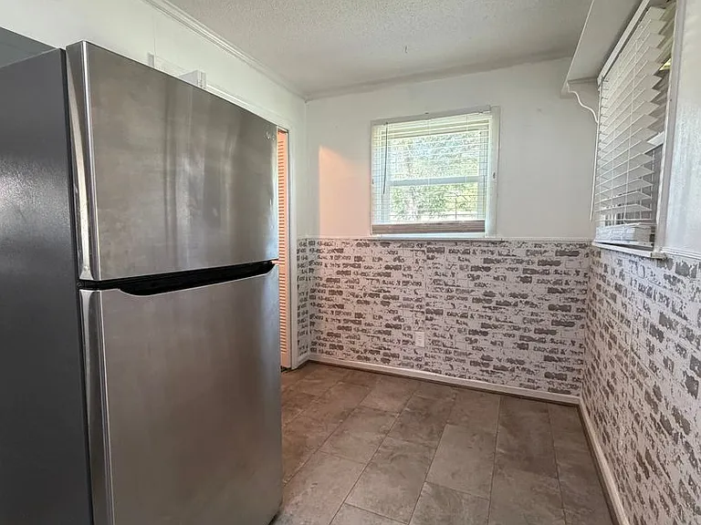 144 Lacy Cir — Photo 12
