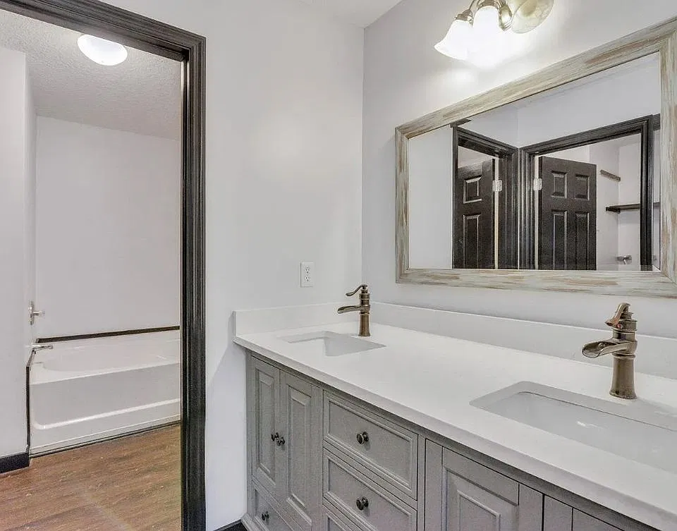 7883 Park Gate Dr — Photo 3