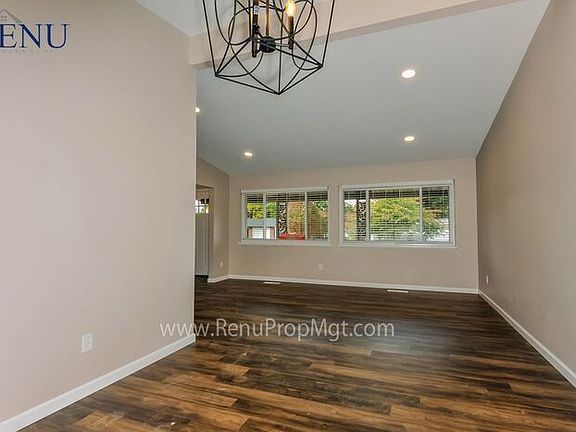 5th image of 1420 Thoroughbred Ln
