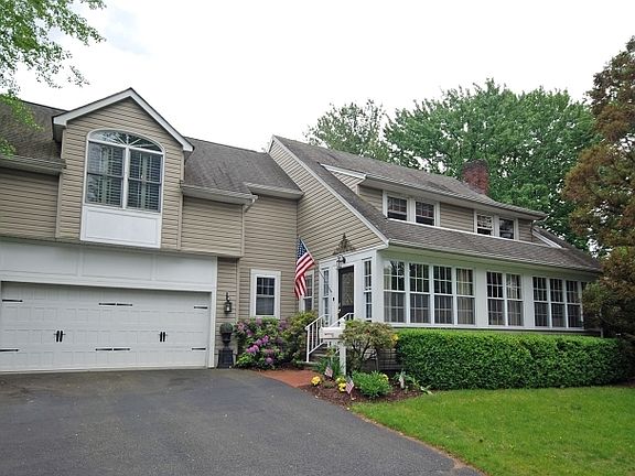 2nd image of 410 Parmley St