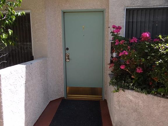 4th image of 4432 Ensign Ave APT 3