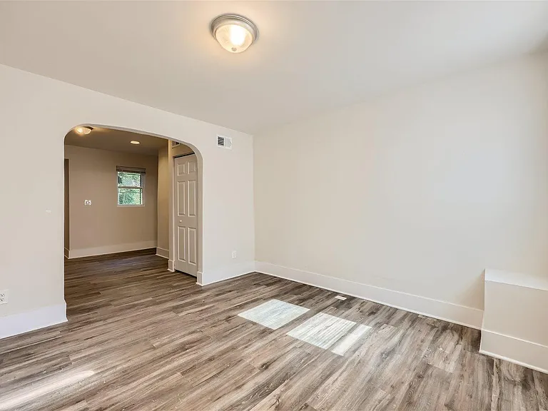 521 S Dallas St — Photo 5