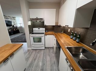 212 Kerr St #601, Oakville, ON