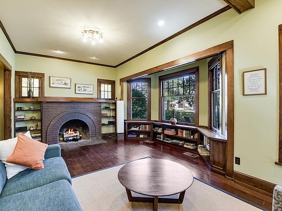 3rd image of 3110 Harris Park Ave