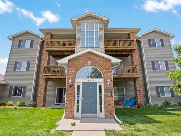 2665 Triple Crown Ln Unit 8, Iowa City, IA 52240