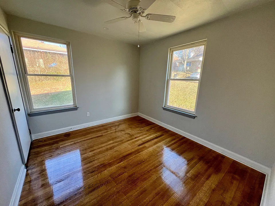 405 Linden Cir #1