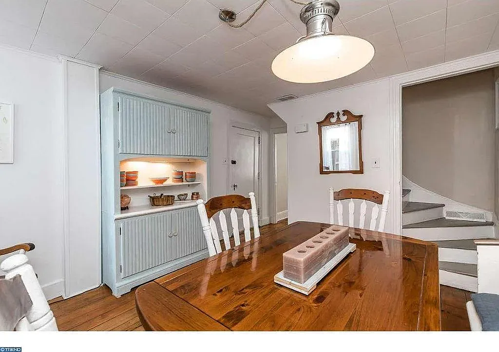 2 bed, 1200 sqft, $2,200 — Photo 2
