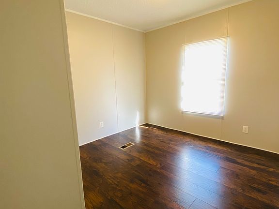 5th image of 2915 Brooks Ave