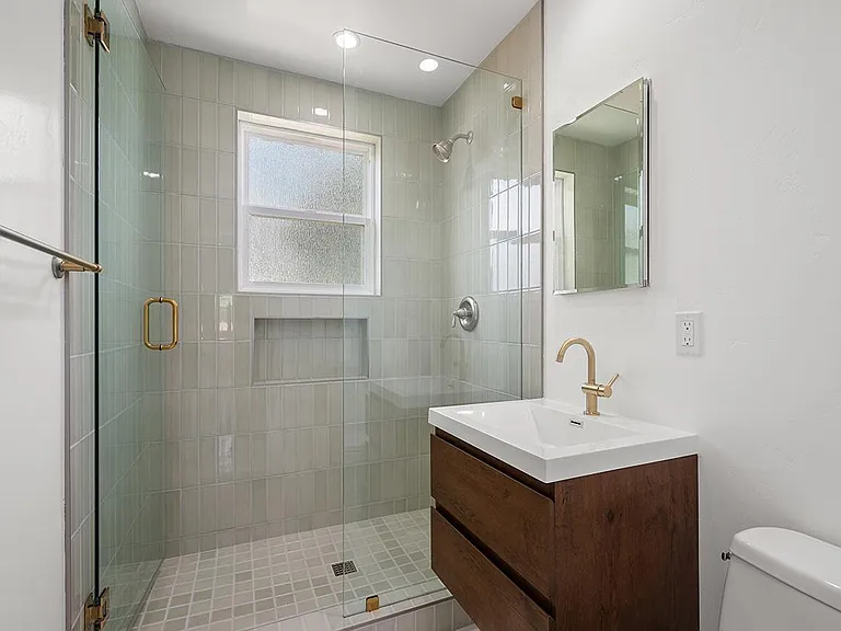 7170 Hybeth Dr — Photo 23
