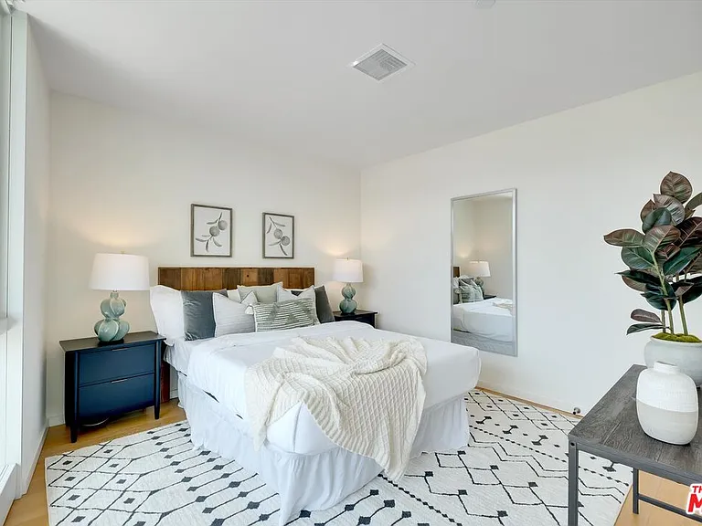 1705 Ocean Ave #502 — Photo 17