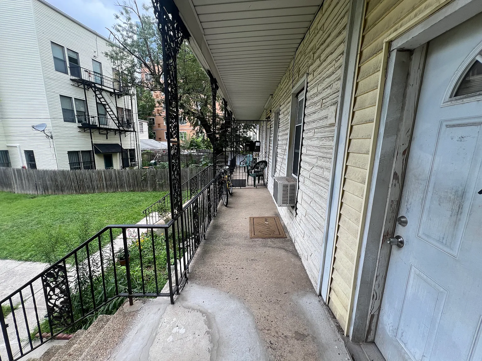 1 bed, $2,400 — Photo 3
