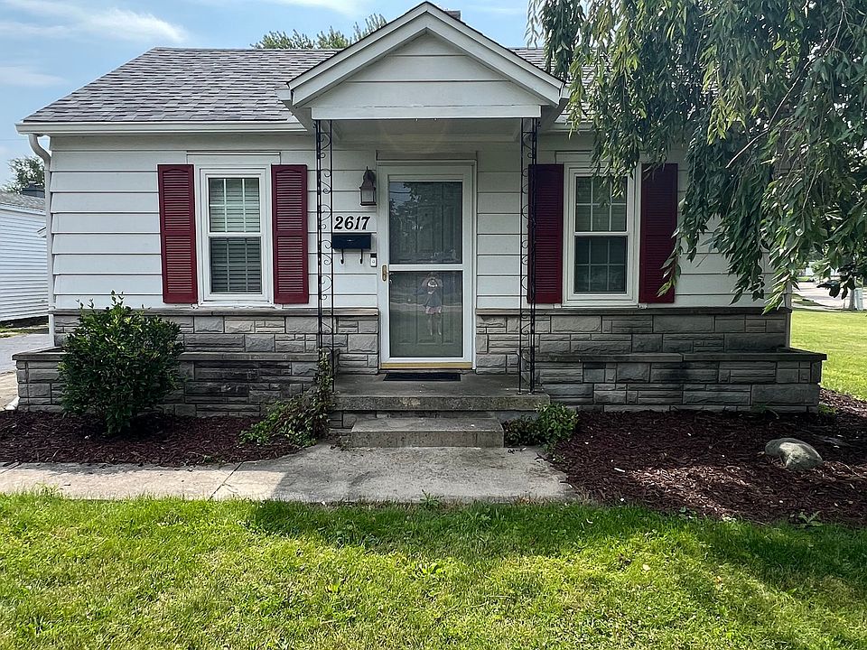 1st image of 2617 McArthur Dr