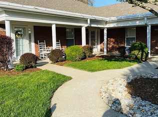7717 Stovall Pl, Louisville, KY 40228