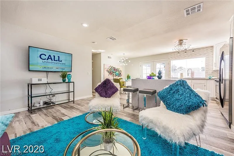 4 bed, 3.0 bath, 1717 sqft, $2,555 — Photo 3