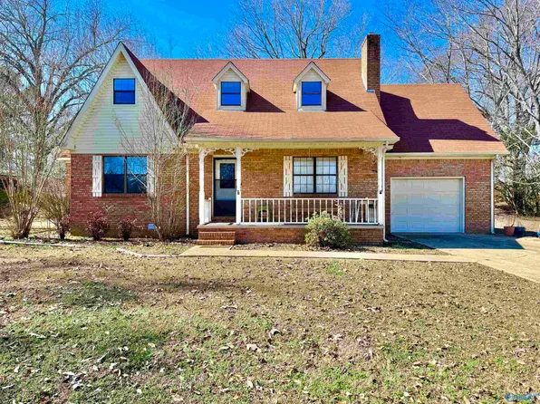 715 Carter St, Red Bay, AL 35582