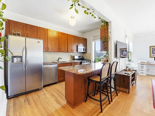 277 Washington Ave APT 6D, Brooklyn, NY 11205