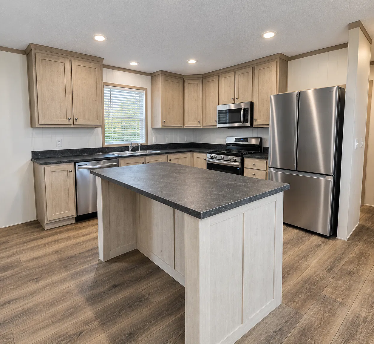2050 Four Seasons Dr — Photo 3