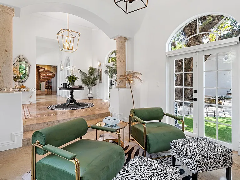 1224 Almeria Ave — Photo 9